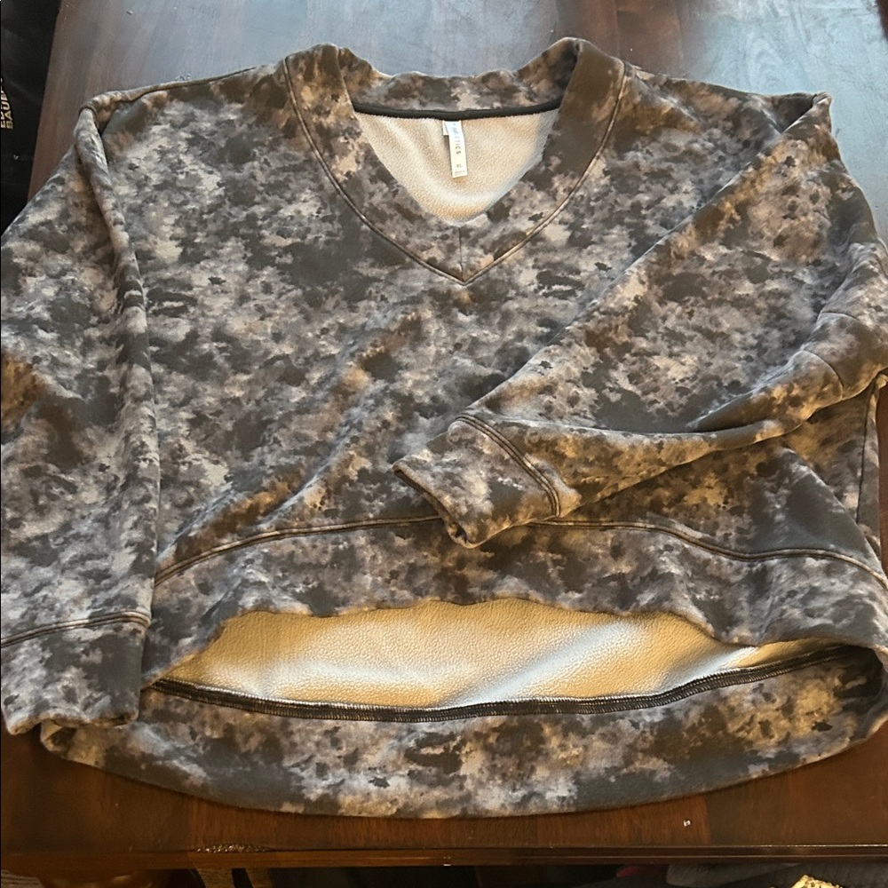 Fabletics Gray Tie-Dye Sweatshirt